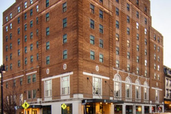 Grand Eastonian Hotel and Suit